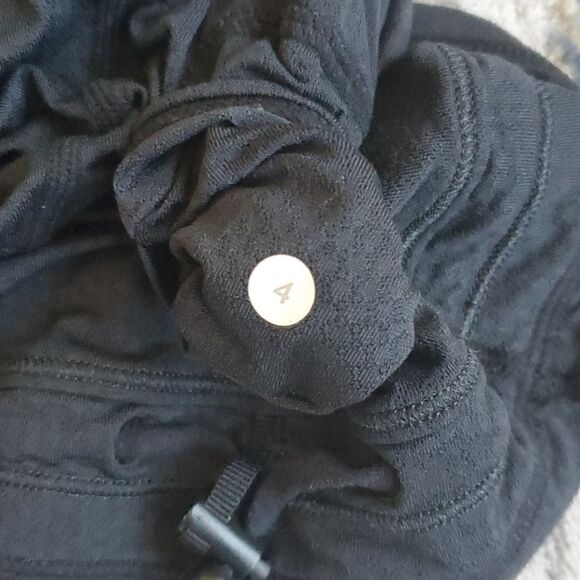 ‎LULULEMON Black Tank - Size 4 - Picture 7 of 7
